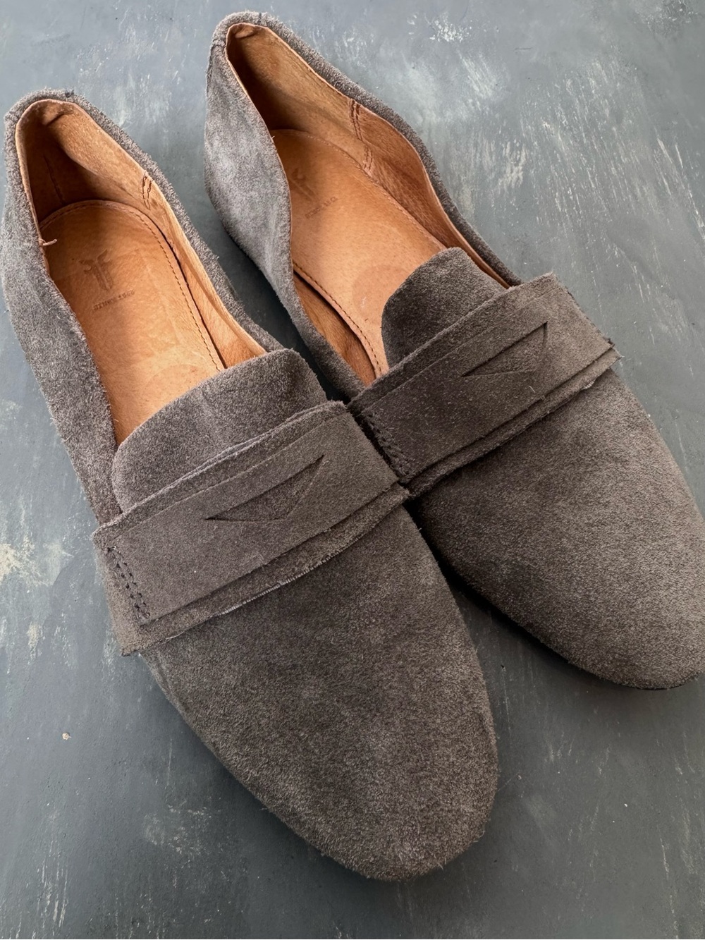 Frye Terri Penny Loafer Charcoal Grey Suede Slip On Size 6M Classic Minimalist